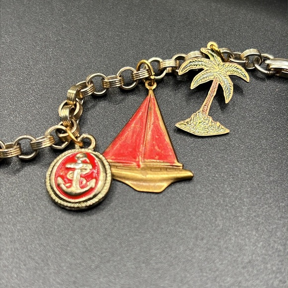 Vintage charm bracelet with 7 charms - Picture 4 of 5